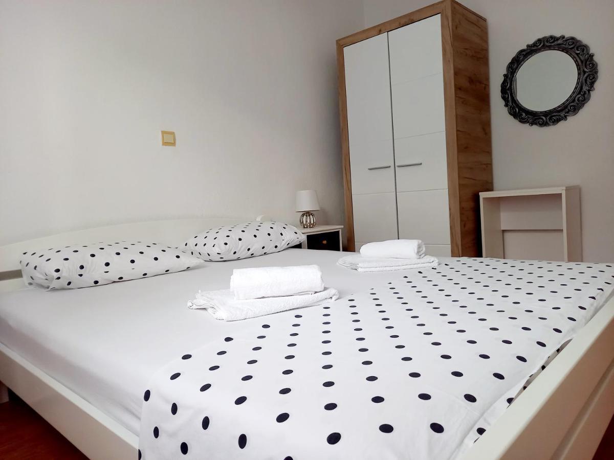 Apartments Marusic Makarska Exterior foto