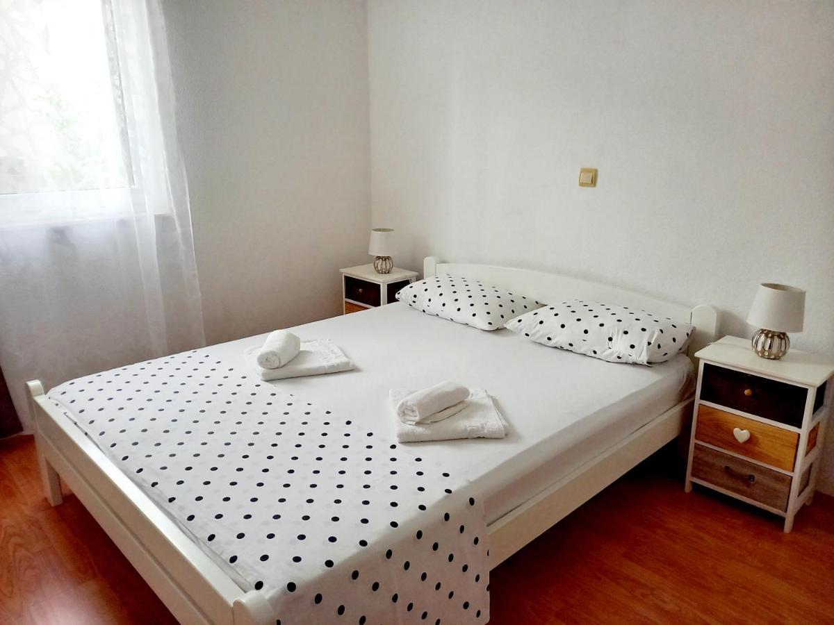 Apartments Marusic Makarska Exterior foto