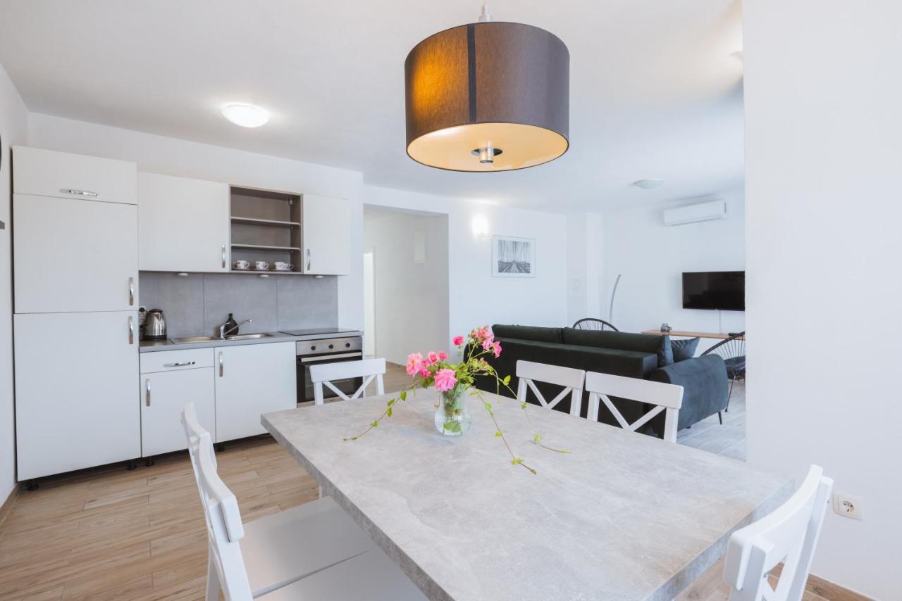 Apartments Marusic Makarska Exterior foto
