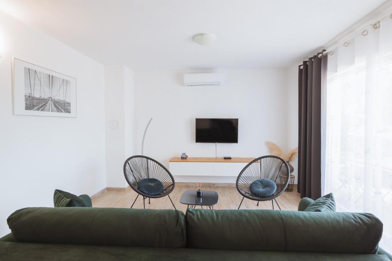 Apartments Marusic Makarska Exterior foto